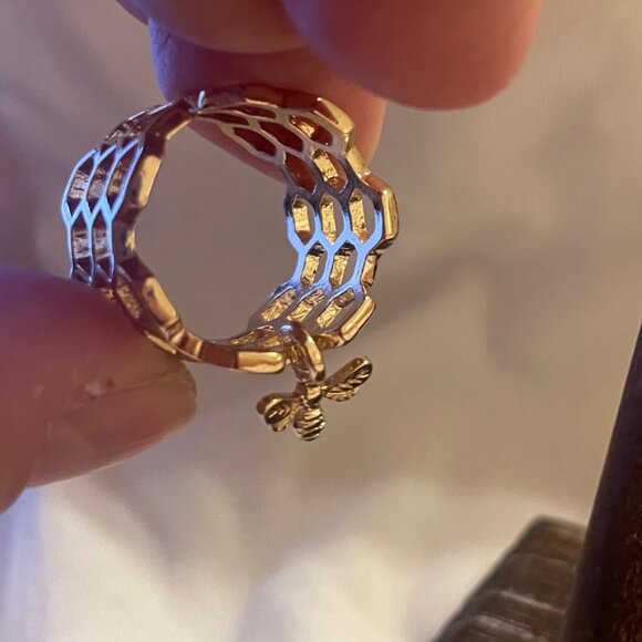 Chunky Gold Honeycomb Ring with Dangling Bee - Picture 4 of 4
